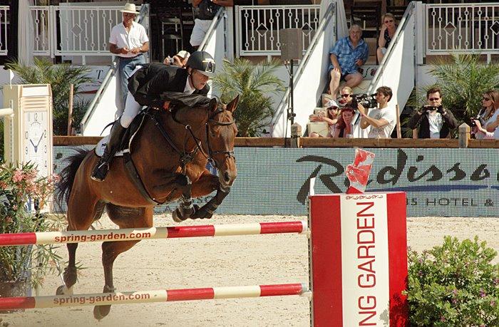 Marcus Ehning et la jument bavaroise Sabrina, lors de l'étape Global Champions Tour de Cannes en juin 2012. - OndRond 